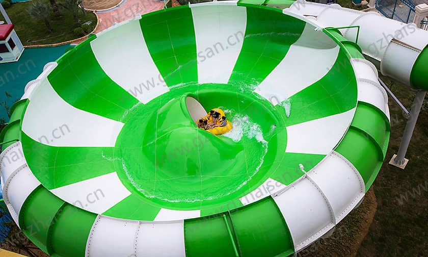 浙江宁波大目湾阿拉的海水上乐园巨兽碗