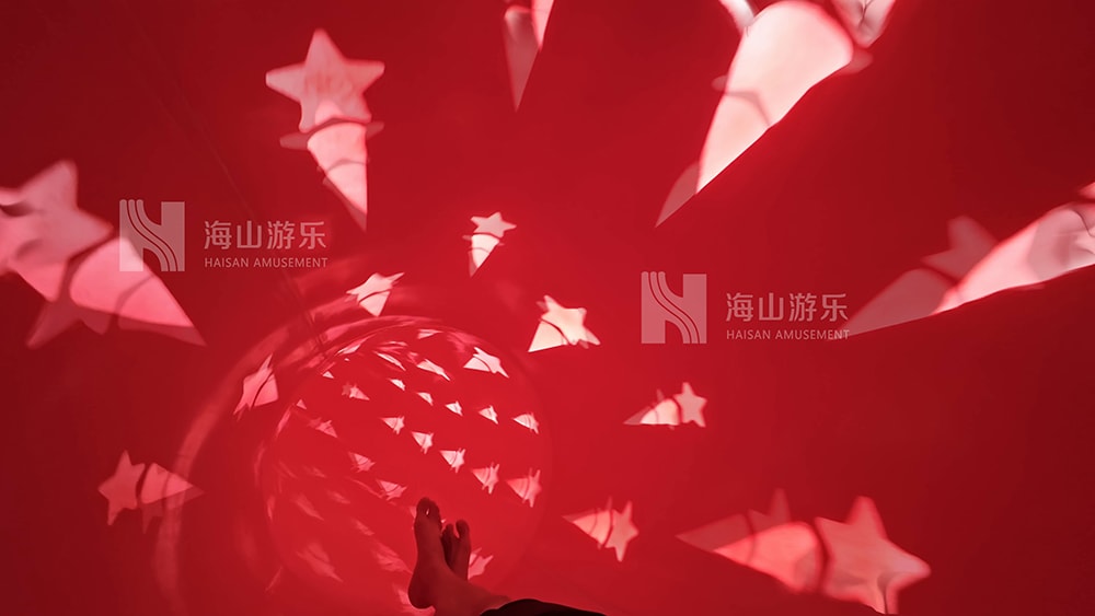 打破季节边界，定义全季狂欢｜超级魔法时空组合滑道，引领水乐园新纪元