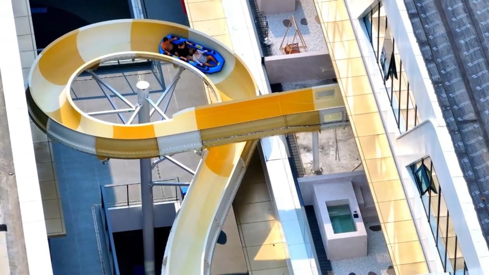 激流过山车｜当速度拥抱水花，掀起水上狂欢盛宴